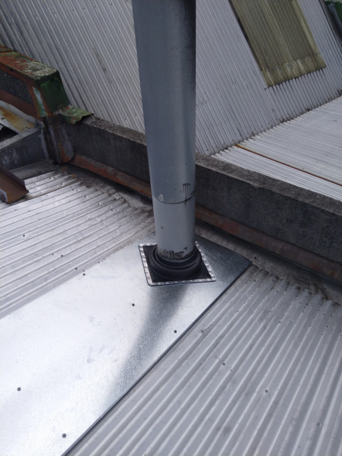correct flashing on a fire palce flue