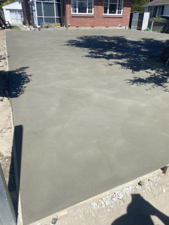 Plain concrete with sponge finish