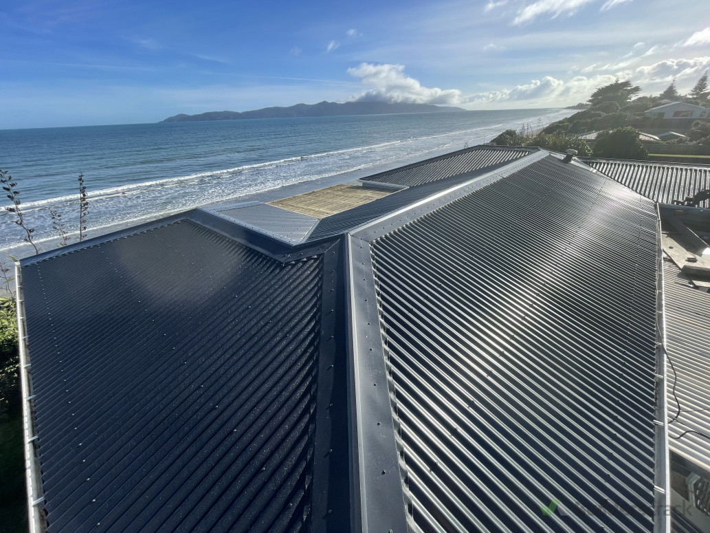 Tile to aluminium roofing Raumati