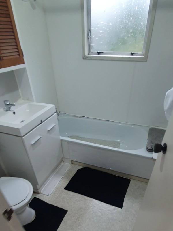 Small bathroom renovation - Before