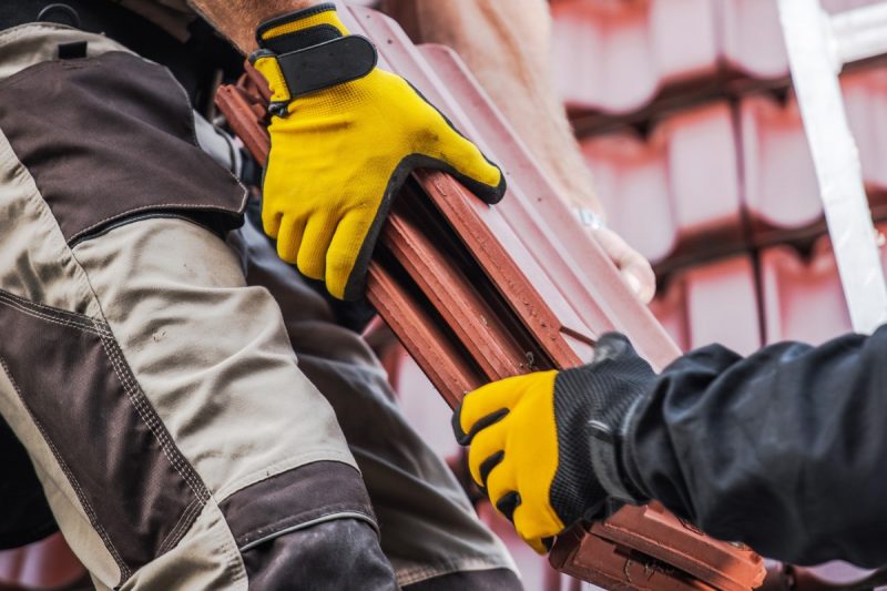 Your Quick Roofing Guide to Leaks, Repairs & Easy Maintenance