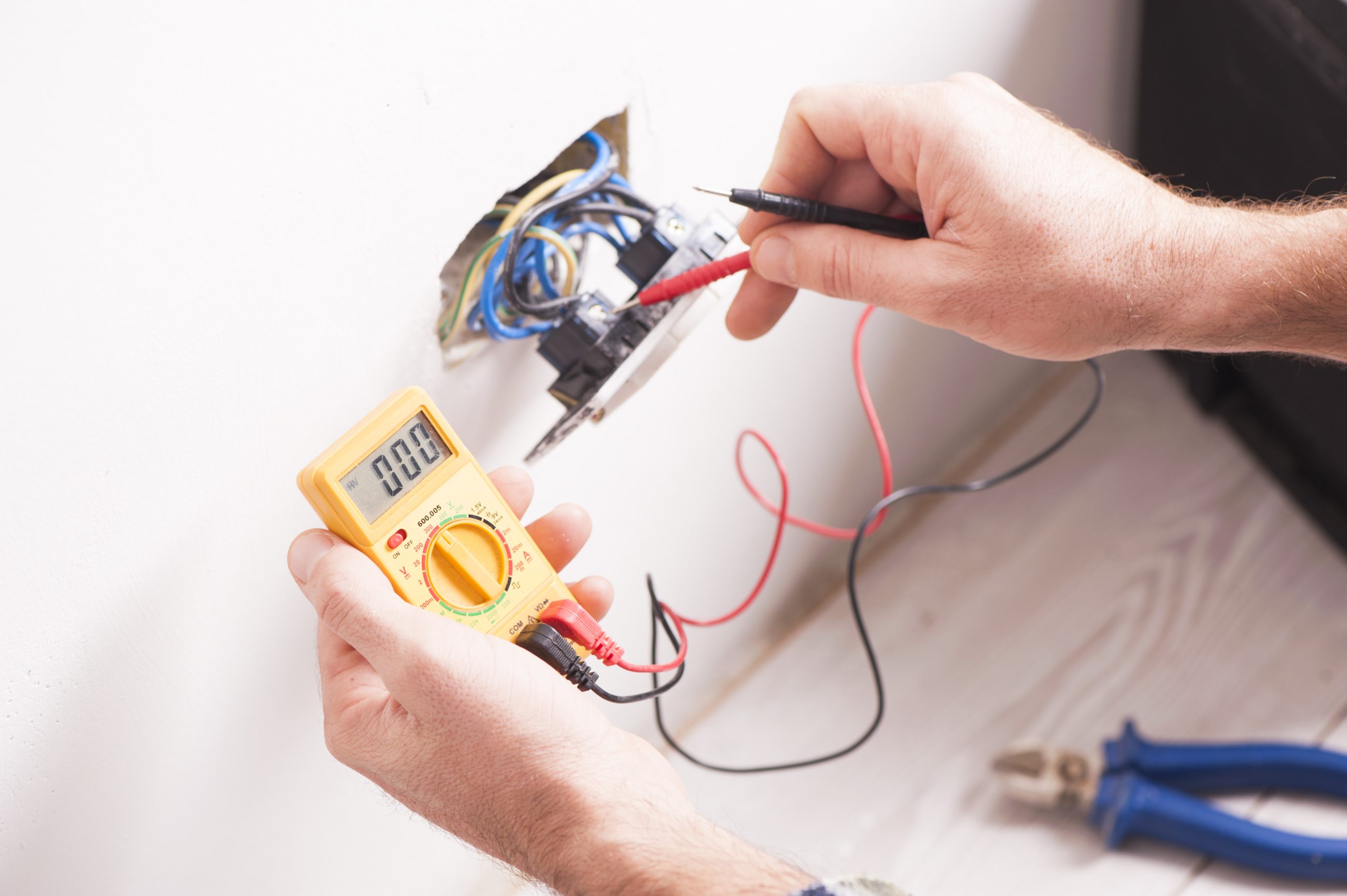 when-to-call-an-electrician
