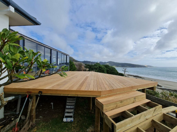 Ahipara deck extention