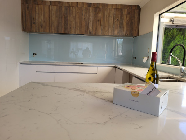 Premium Quartz Benchtop & bespoke cabinetry