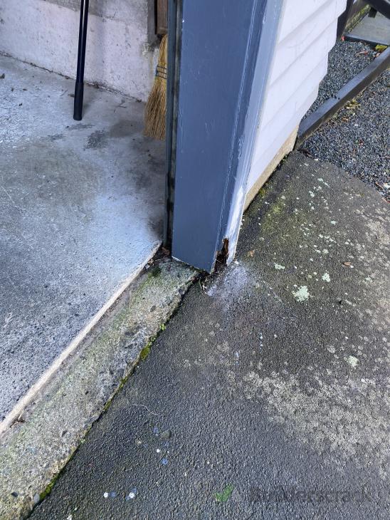 Garage door jamb needs repairing/replacing ( 758105) Builderscrack