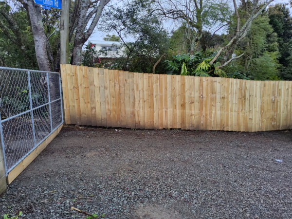 1.8m tall fence with a chainlink gate