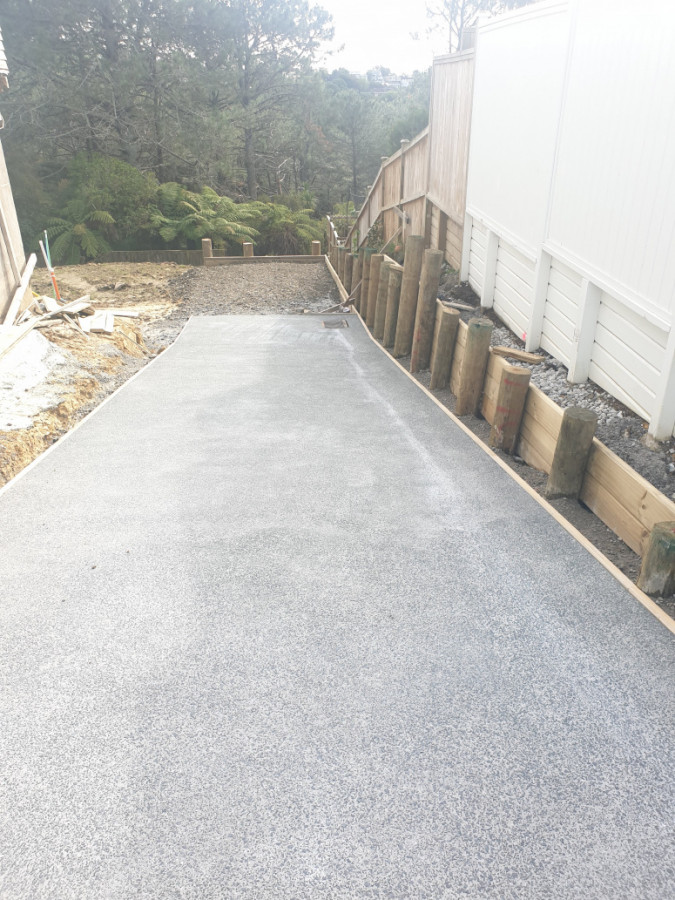 CONCRETE DRIVEWAY