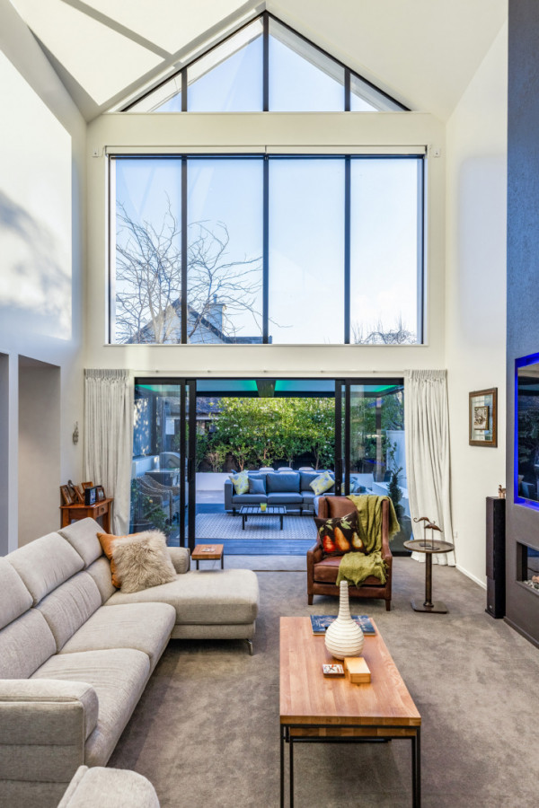 Regents Park Living Space  to Outdoor Area