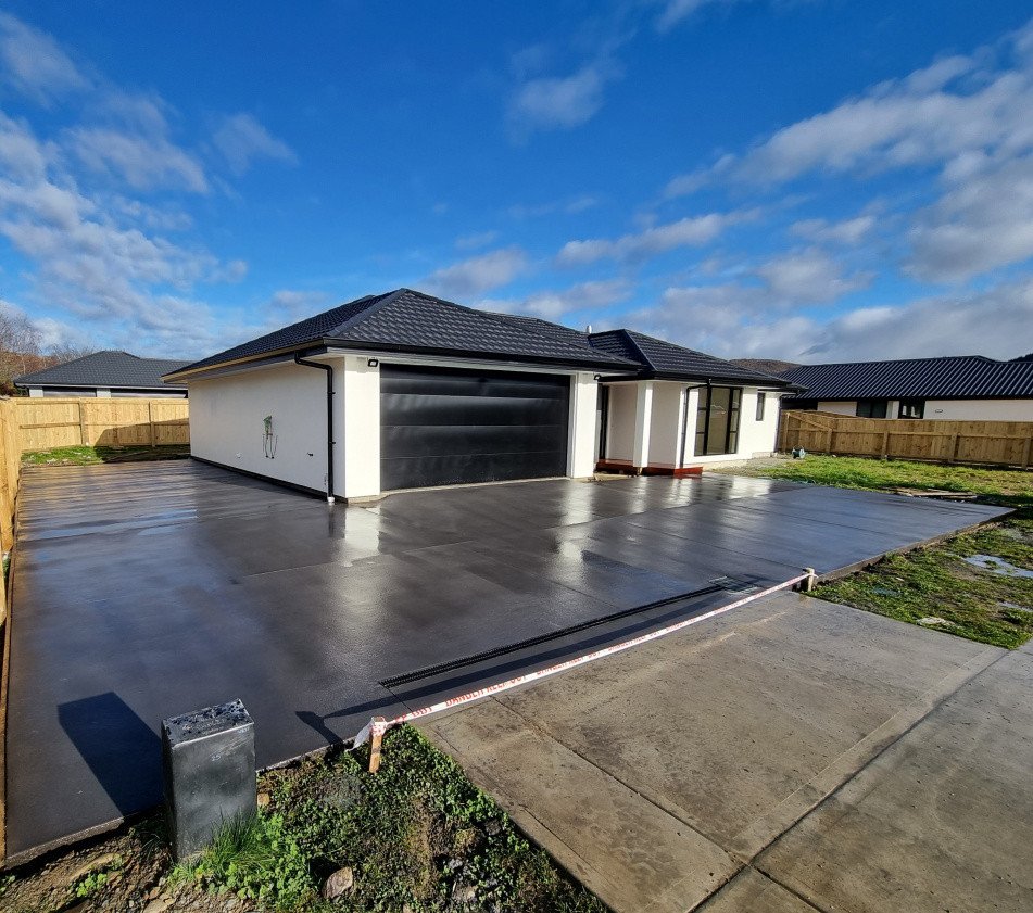 Full Black Roller Finish Driveway