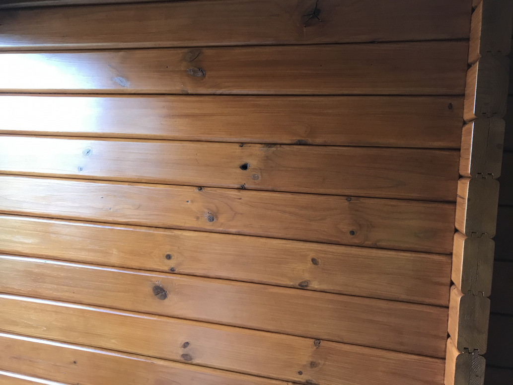 Staining of timber home