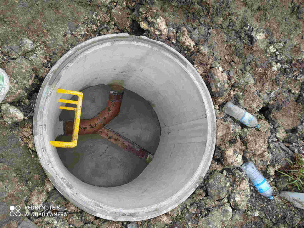 Concrete benching sewer