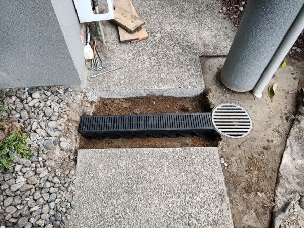 Channel grate to cispit