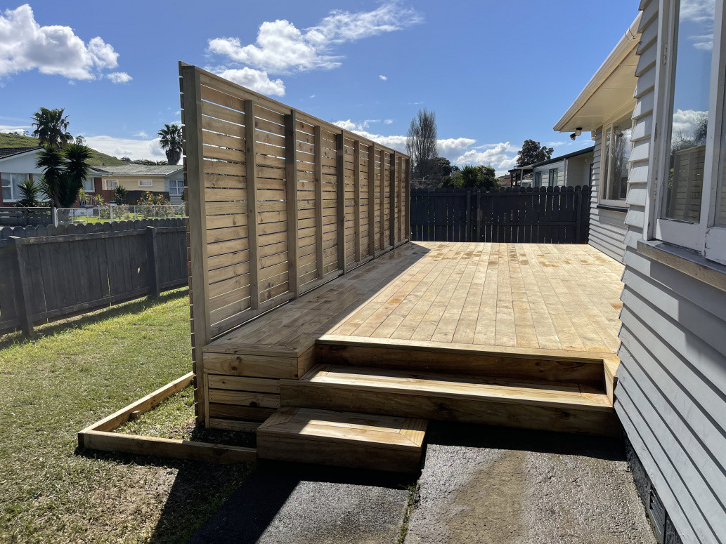 New 8.5x3.5m pine deck with new steps both sides added with privacy screening.