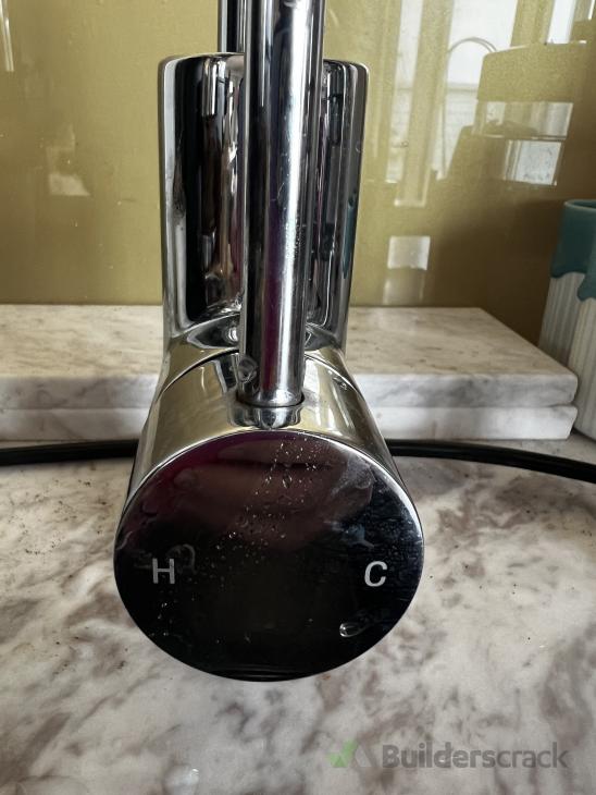 Quick job replacing one kitchen sink tap ( 782331) Builderscrack