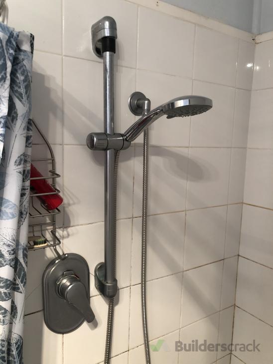 Minor shower leak. ( 784828) Builderscrack