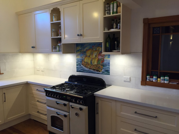 200*600 Brick Pattern with Hand Painted insert
