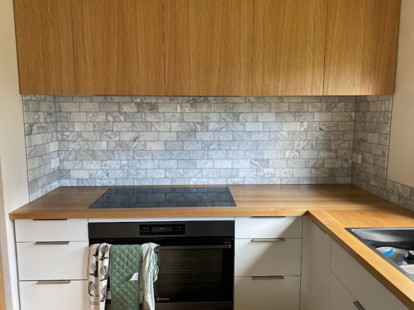 75*150 Carrara Marble Brick Pattern