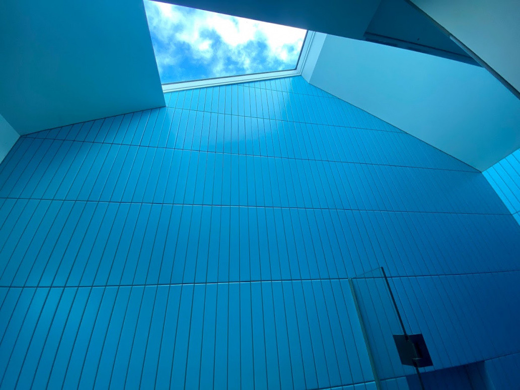 Bathroom feature wall Ocean blue