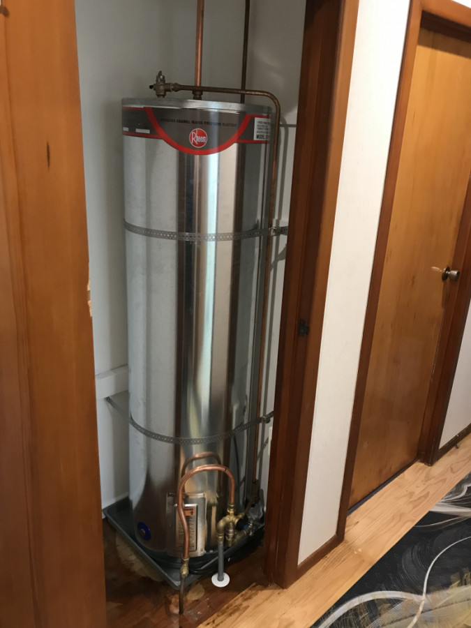 Low pressure to mains pressure hot water cylinder