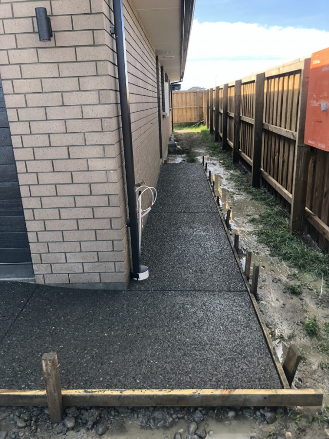 hotere exposed agg path and driveway