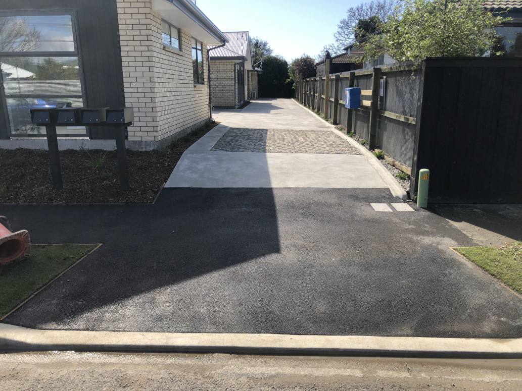 250 sqm concrete driveway plus pavers