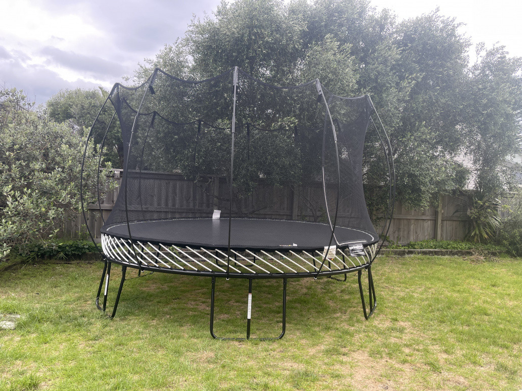 Jumbo Spring Free Trampoline