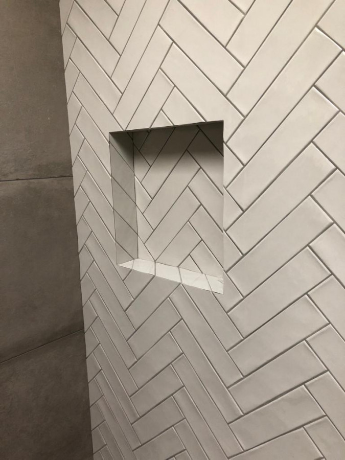 Feature wall inside shower with recess