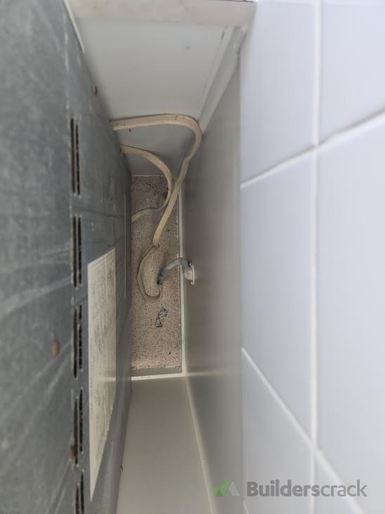 ELECTRICIAN needed remove oven ( 825291) Builderscrack