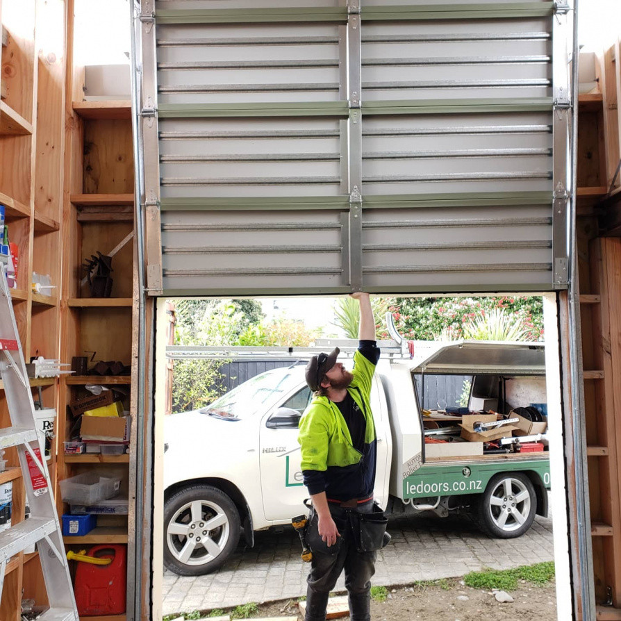 First open of the Vertical lifted door