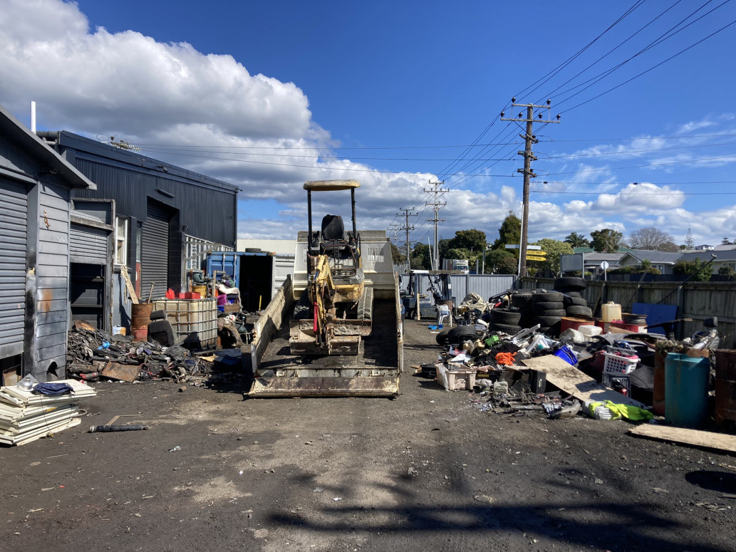 Yard Rubbish Removals for a Mechanic shop