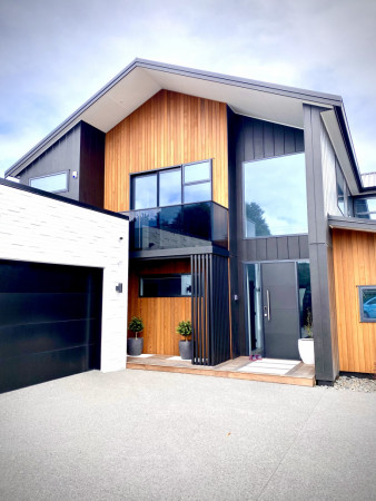 The beautiful Sdr build ocean beach road. . Developer Scott allowed no leniency on this build and  subsequently created an absolute gem on the beach. Amazing team effort from advantage building and all subbies.