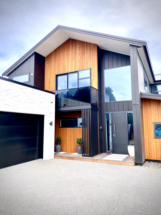 The beautiful Sdr build ocean beach road. . Developer Scott allowed no leniency on this build and  subsequently created an absolute gem on the beach. Amazing team effort from advantage building and all subbies.