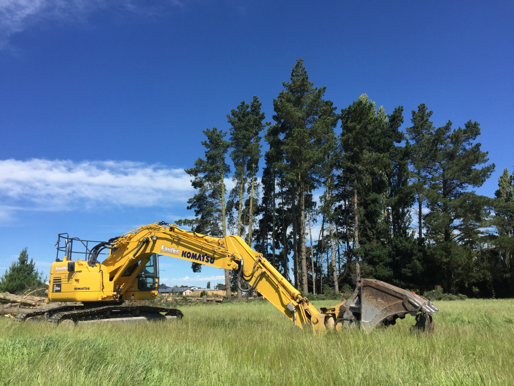 Digger assisted felling