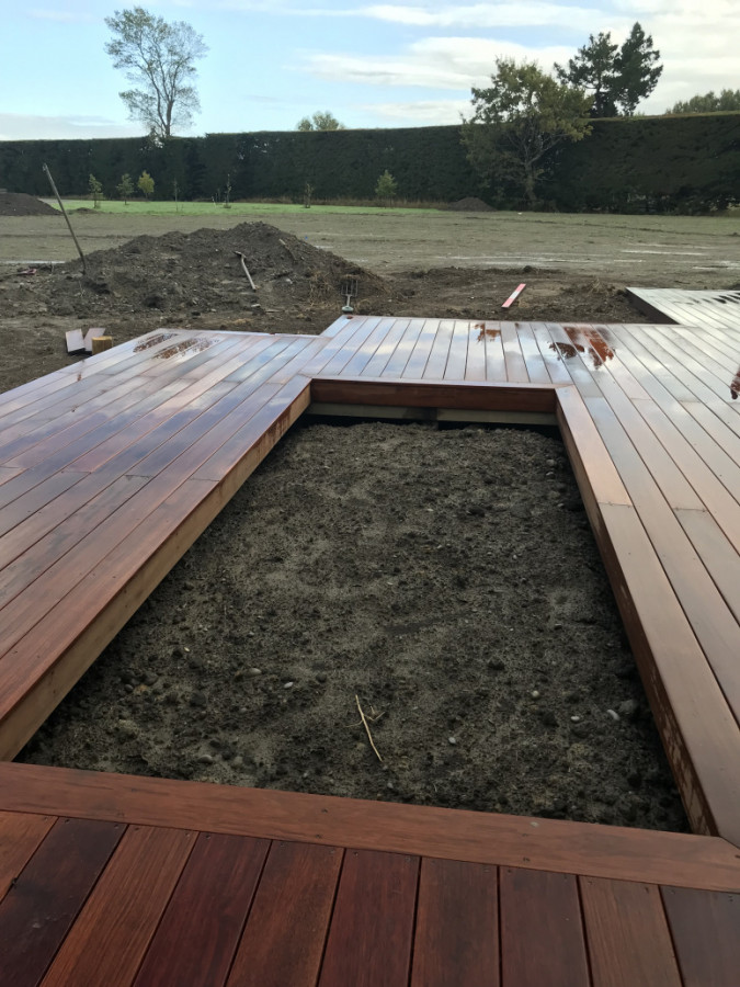 Deck building | Builderscrack