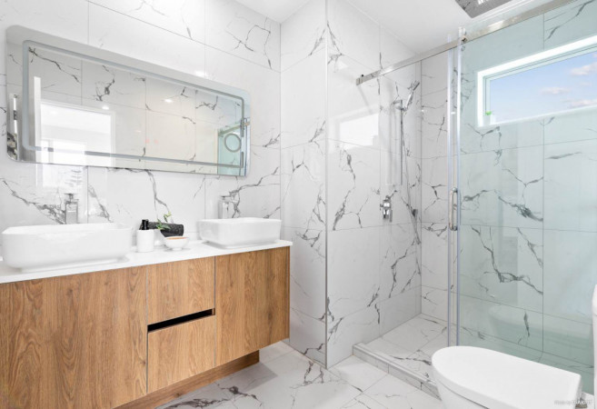 Love laying white tiles 👍