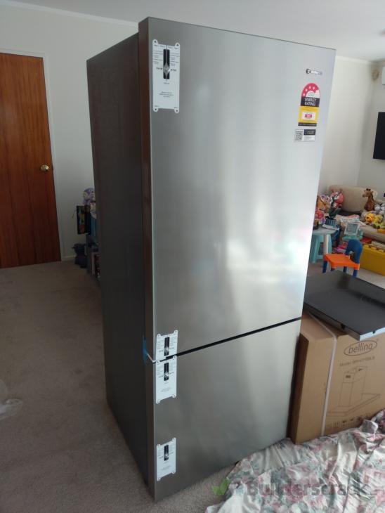Cant move fridge in kitchen due to sliding door ( 845762) Builderscrack