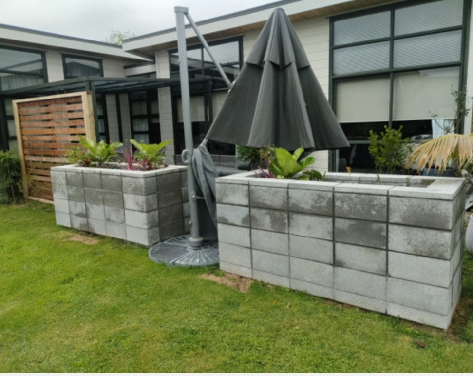 Block work planter boxes stack bond.