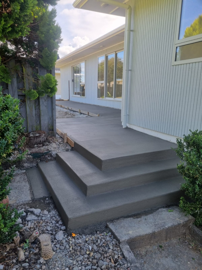 Residential- Foot path and stairs (Broom finish)