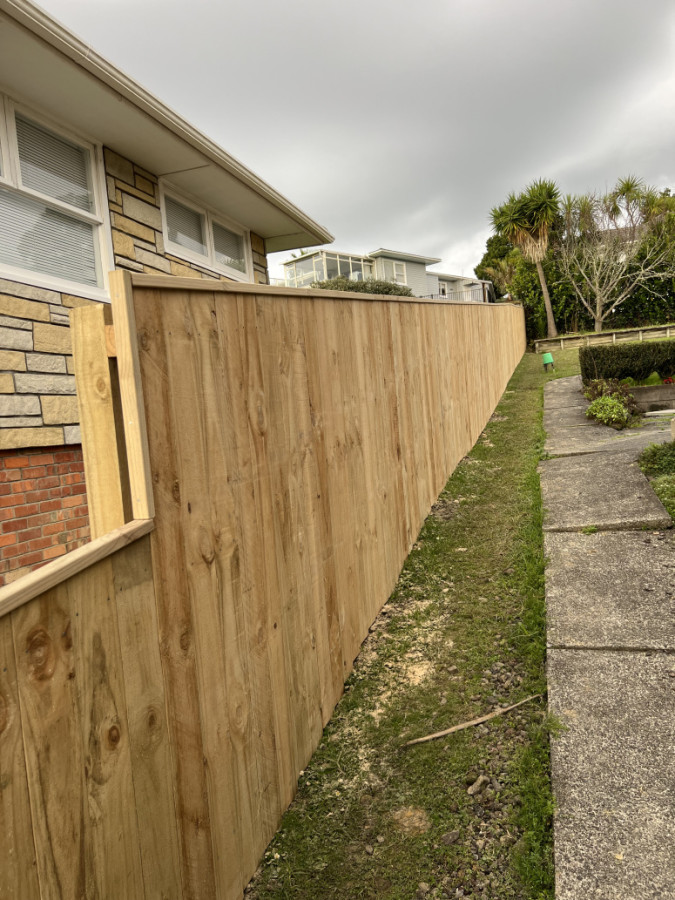 Capped Fence - 1.8/1.2 High