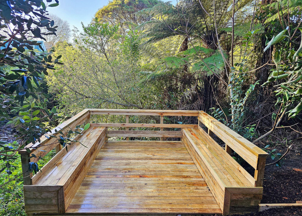 New Decking with Balustrade & Seating