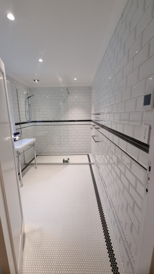 Bathroom underfloor heating and heated towel rails