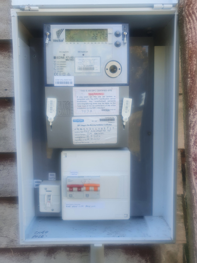 New mains power meter box connection