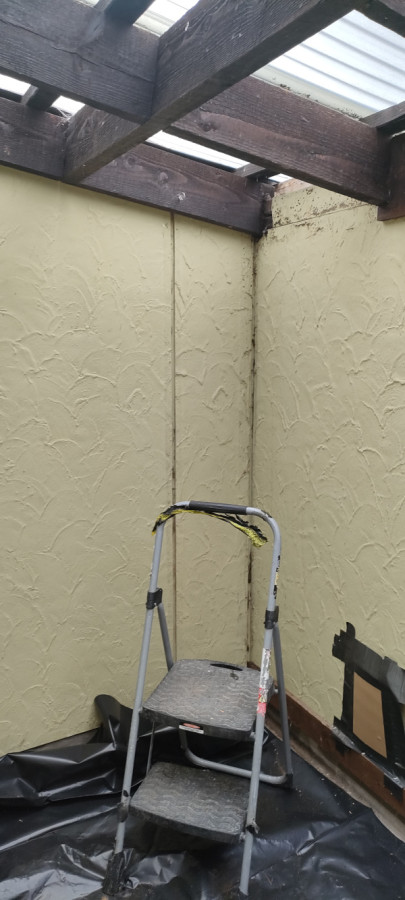 Preparation for removal of class b asbestos cladding.