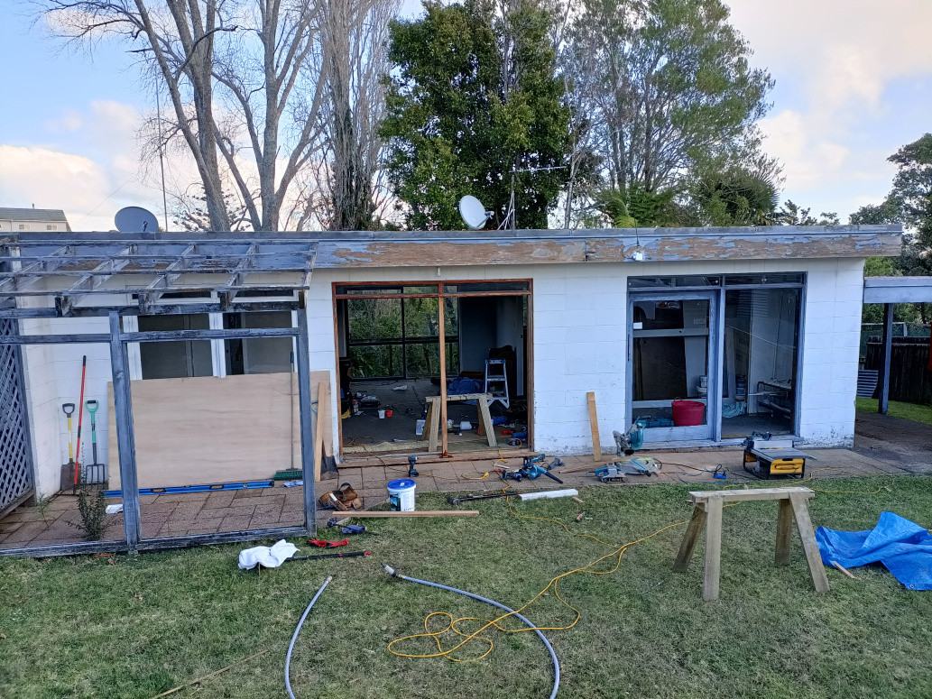 Repair work to timber joinery Builderscrack