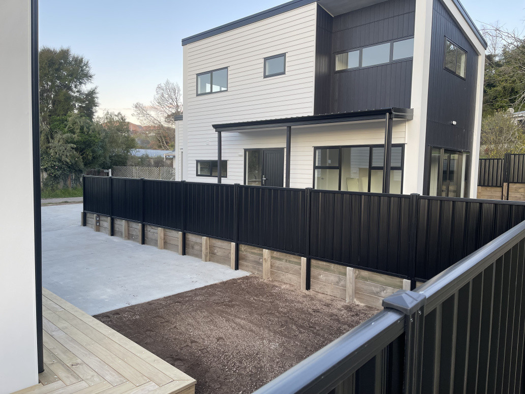 Colour panel fencing