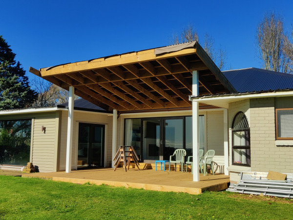 Morrisville 50m² engineered pergola over pine deck.150x150 SG12 lvl posts.