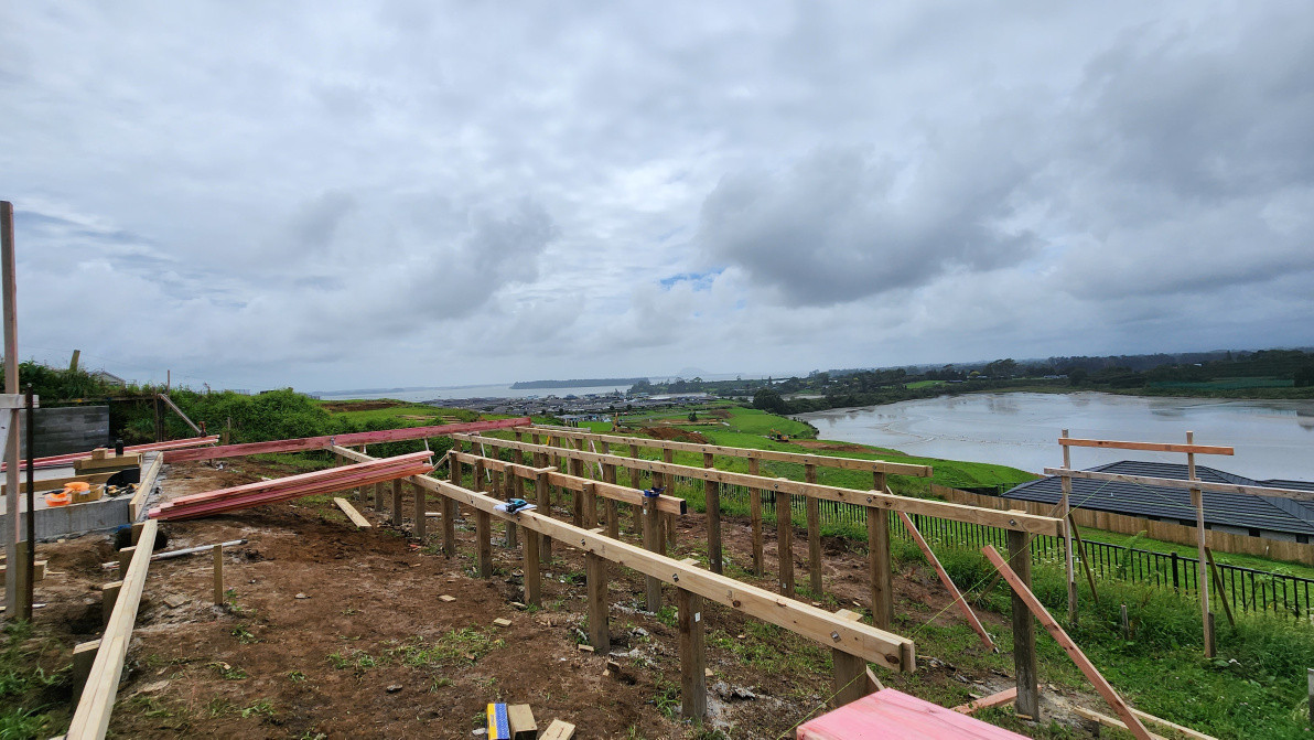 Split level new build Builderscrack