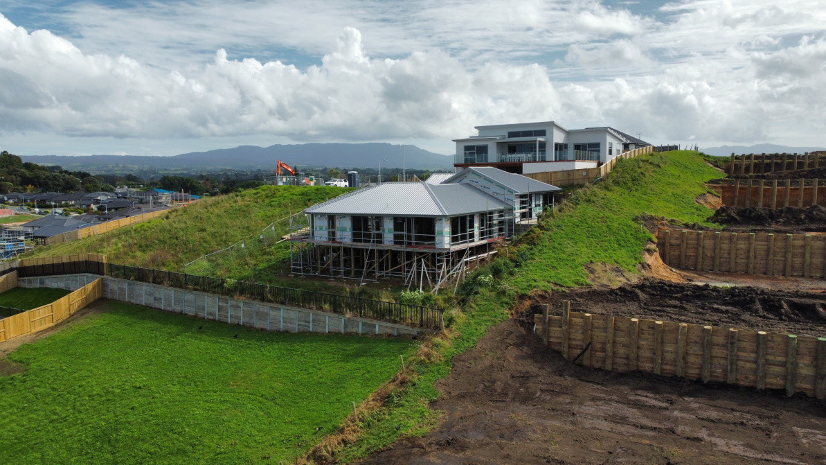 Split level new build Builderscrack