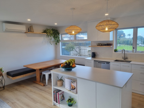Kitchen Island bench, dining Custom floating corner seat bench
