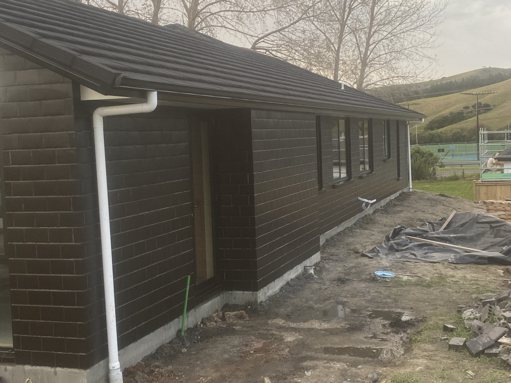 White with a light mortar